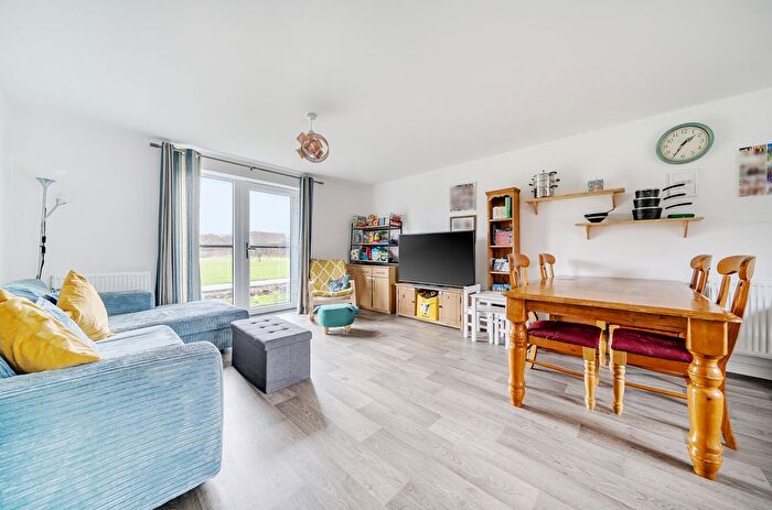 2 Bedroom Flat For Sale In Icarus Avenue, Burgess Hill, RH15