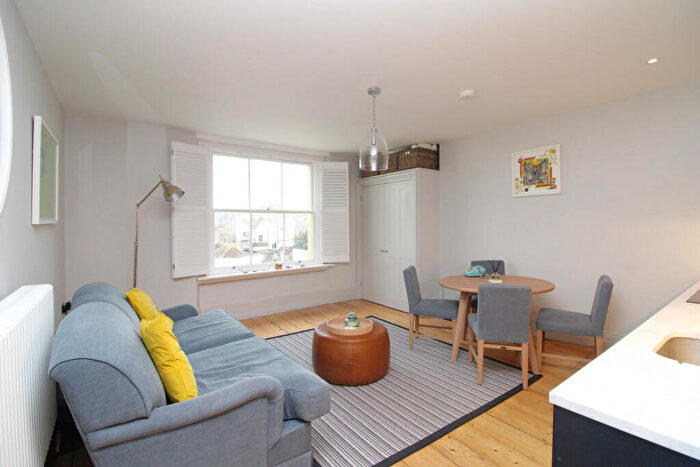 1 Bedroom Apartment For Sale In Brunswick Square, Hove, BN3