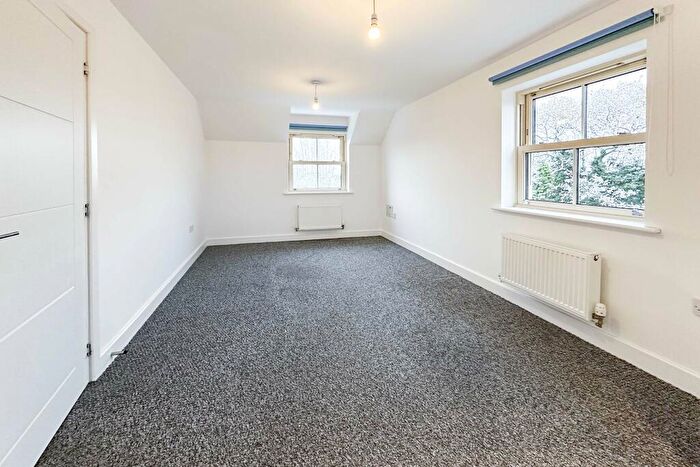 2 Bedroom Flat For Sale In Flanders Close, Bicester, OX26