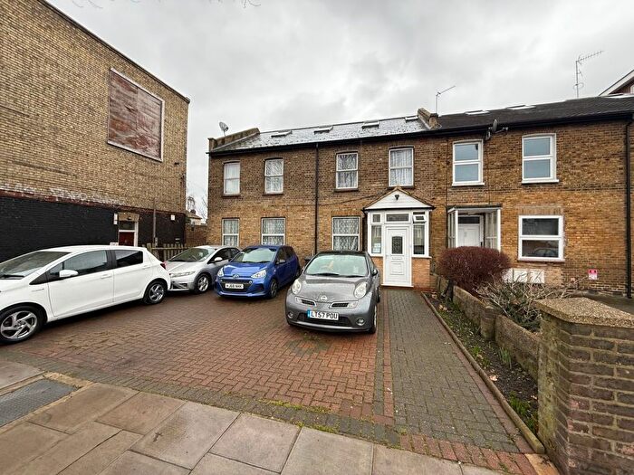 1 Bedroom Flat To Rent In Bounds Green Road, London, N11