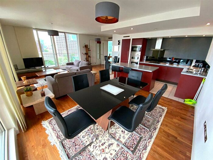 2 Bedroom Apartment To Rent In Leftbank, Spinningsfields, Manchester City Centre, M3