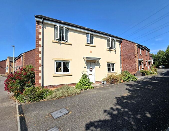 3 Bedroom Detached House For Sale In Bridgend, CF31