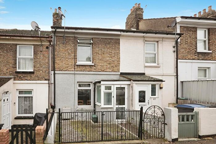 3 Bedroom Terraced House For Sale In Mayfield Avenue, Dover, Kent, CT16