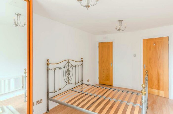 1 Bedroom Flat To Rent In Palgrave Gardens, Marylebone, London, NW1