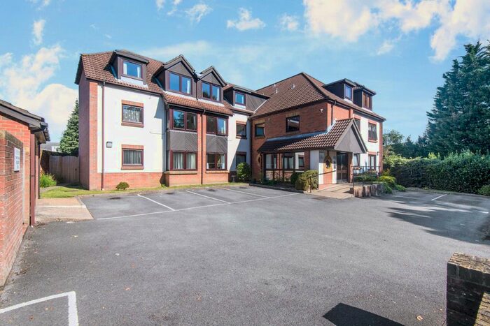 1 Bedroom Flat To Rent In Bitterne Road East, Southampton, SO18