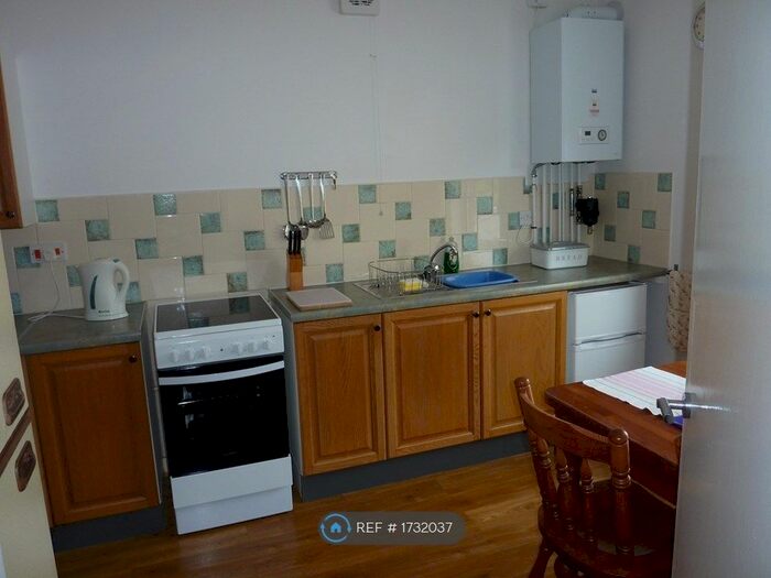 1 Bedroom Flat To Rent In West Road, Bournemouth, BH5