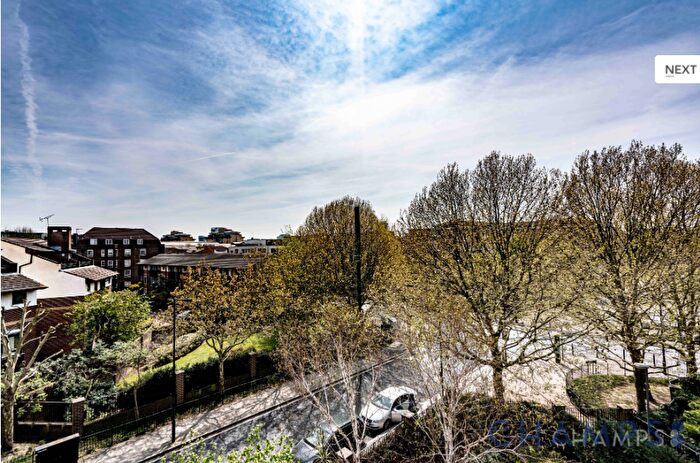 Flat To Rent In London, E14