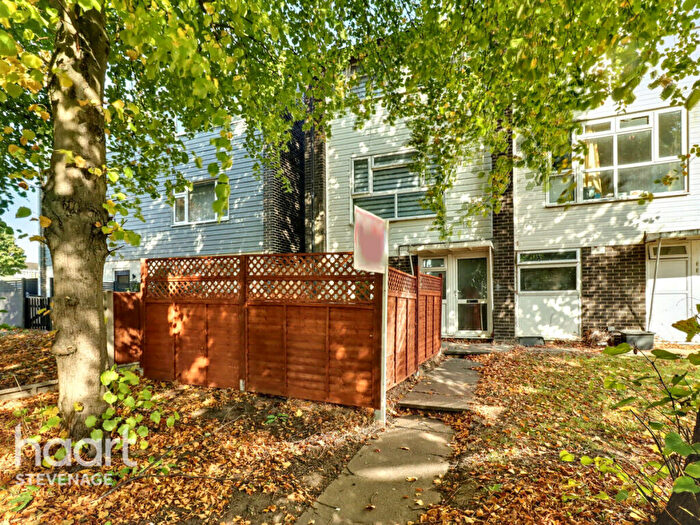 4 Bedroom End Of Terrace House For Sale In Jessop Road, Stevenage, SG1