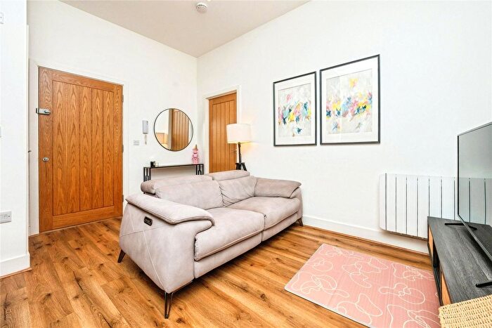 1 Bedroom Flat For Sale In Wharf Street, Warwick, Warwickshire, CV34