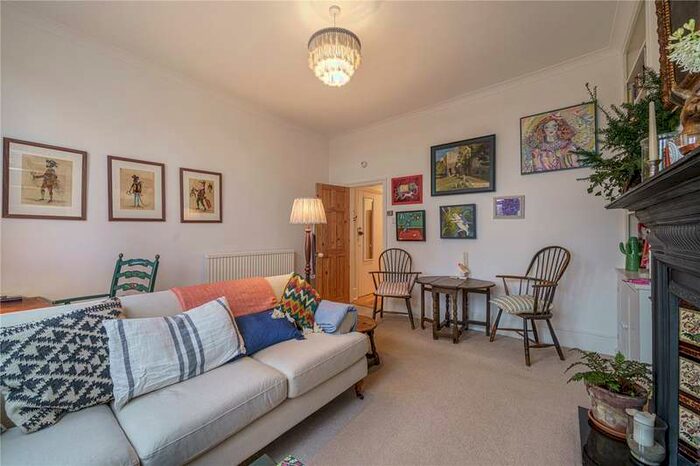 1 Bedroom Flat To Rent In Lordship Lane, East Dulwich, London, SE22