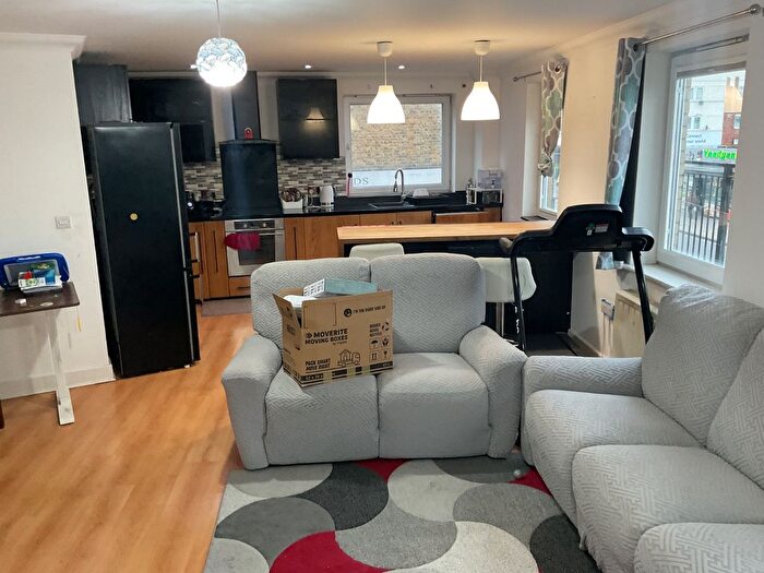 2 Bedroom Flat To Rent In Montague House, Green Lane, Ilford, IG3