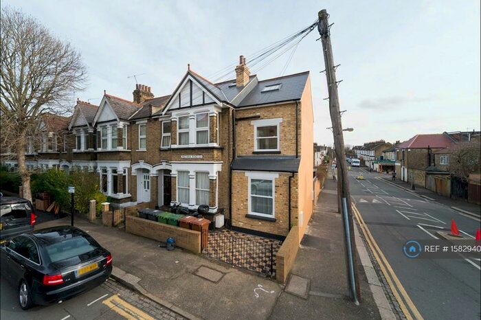 3 Bedroom End Of Terrace House To Rent In Pretoria Road, London, E11