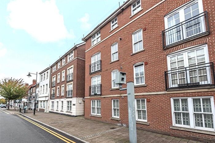 2 Bedroom Flat For Sale In Blenheim Court, London Street, Reading, Berkshire, RG1