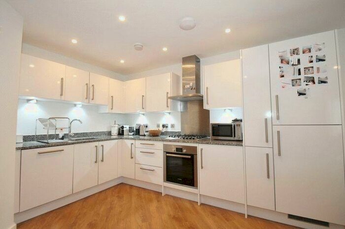 2 Bedroom Flat To Rent In Caulfield Gardens, Pinner, HA5