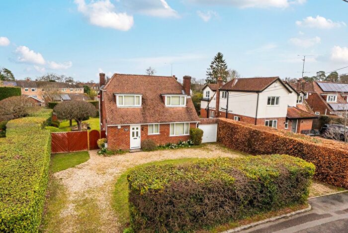 4 Bedroom Detached House For Sale In School Lane, Burghfield Common, Reading, Berkshire, RG7