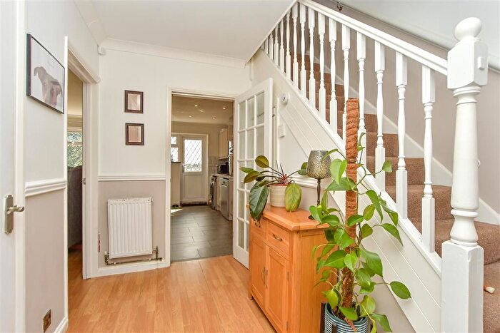 3 Bedroom Terraced House For Sale In Clive Road, Sittingbourne, Kent, ME10