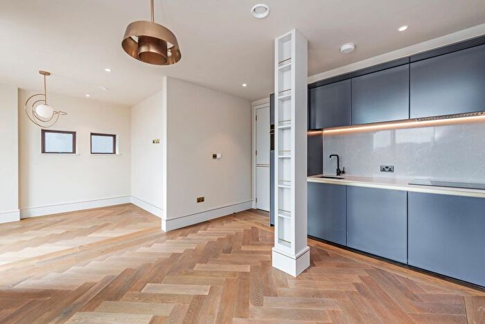 1 Bedroom Flat To Rent In Bronze Foundry House, Edith Row, London, SW6