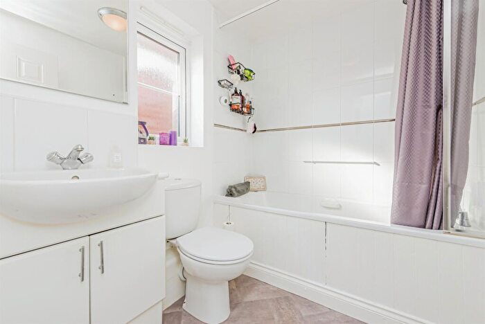 3 Bedroom End Of Terrace House For Sale In Campion Gardens, Birmingham, B24