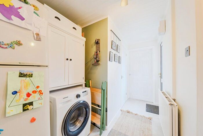 3 Bedroom End Of Terrace House For Sale In Archers Ride, Welwyn Garden City, AL7
