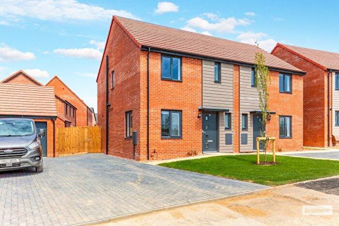 3 Bedroom Property To Rent In Mostyn Street, Wellingborough, NN8