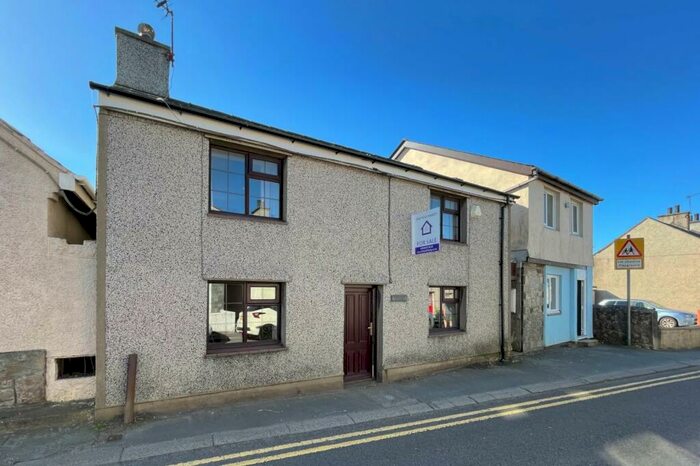 2 Bedroom Link Detached House For Sale In Brynsiencyn, Llanfairpwll, Isle Of Anglesey, LL61