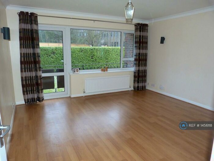 2 Bedroom Flat To Rent In Easington Place, Guildford, GU1