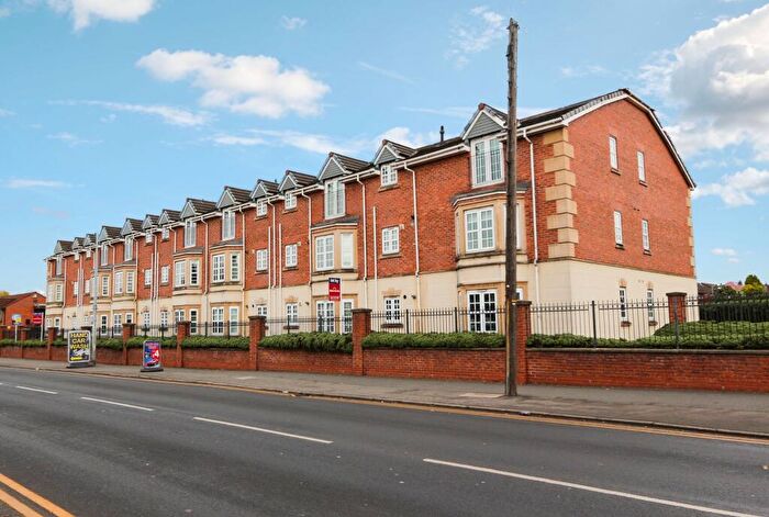 2 Bedroom Apartment For Sale In Glenmuir Close, Irlam, M44