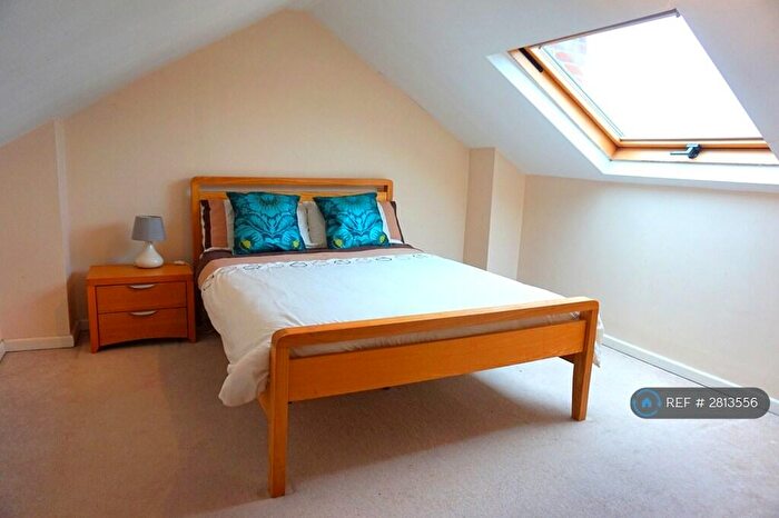 3 Bedroom Terraced House To Rent In Pell Street, Reading, RG1