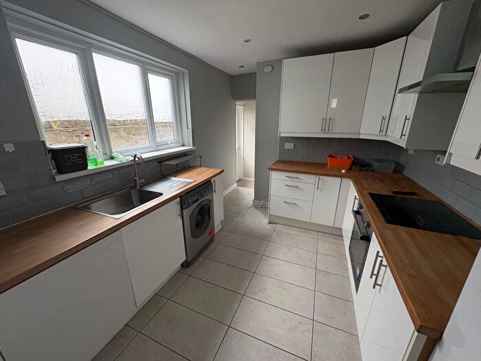 4 Bedroom House To Rent In Alexandra Road, Cardiff, CF5