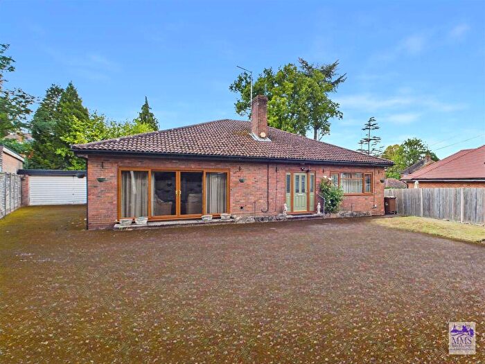 2 Bedroom Detached Bungalow For Sale In Walderslade Road, Walderslade, Chatham, ME4