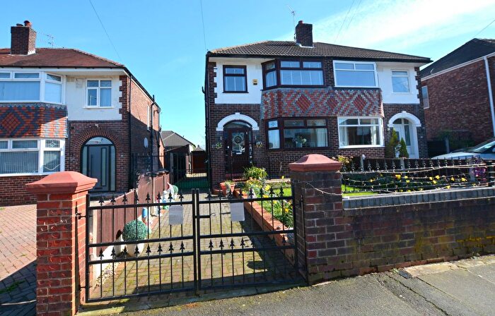 3 Bedroom Semi Detached House For Sale In Hulme Road, Dane Bank, Denton, M34