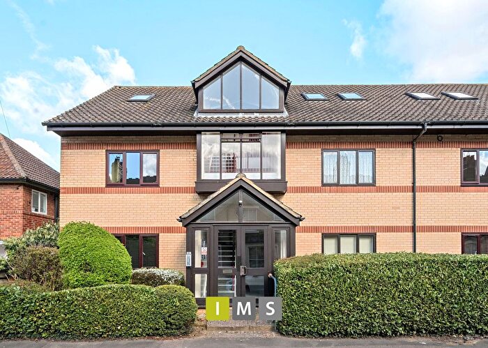 1 Bedroom Flat For Sale In Priory Road, Ambassador Court Priory Road, OX26