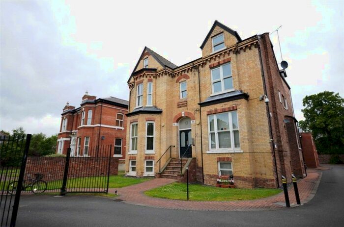 2 Bedroom Apartment To Rent In Mauldeth Court, Withington, Manchester, M20