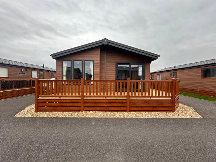 2 Bedroom Lodge For Sale In Bleadon, Somerset, BS24