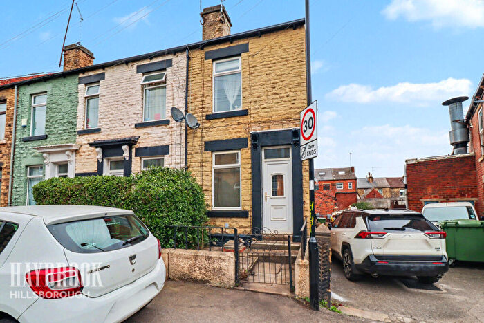 3 Bedroom End Of Terrace House For Sale In Wood Road, Sheffield, S6