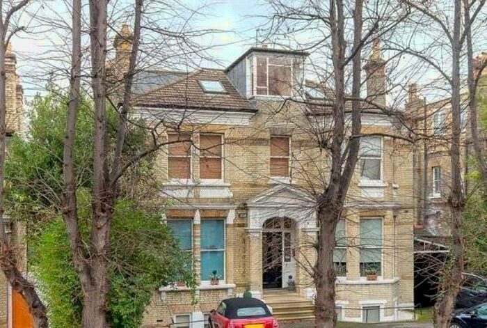 2 Bedroom Flat To Rent In Oakhill Road, East Putney, SW15