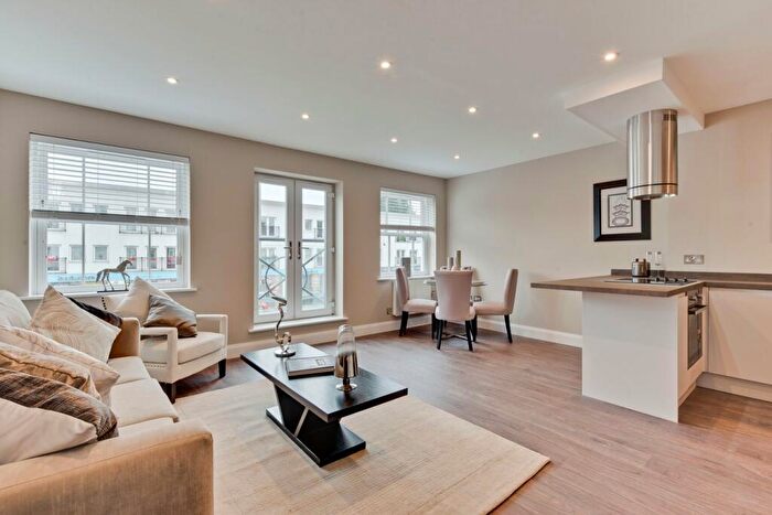 1 Bedroom Apartment For Sale In High Street, Walton-on-Thames, KT12