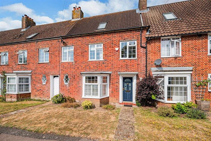 4 Bedroom Terraced House For Sale In Howard Close, Walton On The Hill, KT20