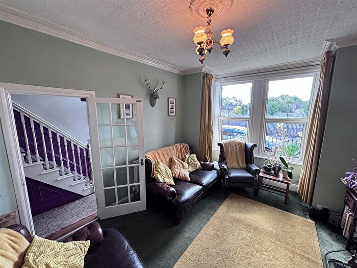 3 Bedroom Property To Rent In Selwyn Avenue, Chingford, E4