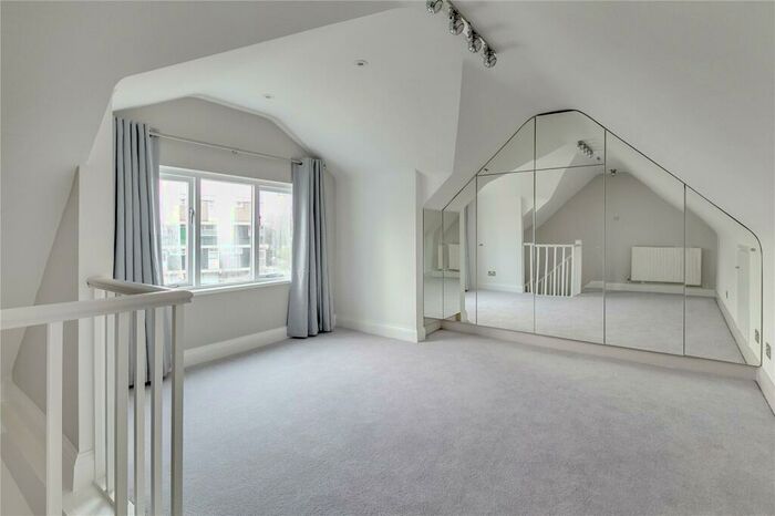 1 Bedroom Flat For Sale In Bolingbroke Walk, Battersea Park, SW11