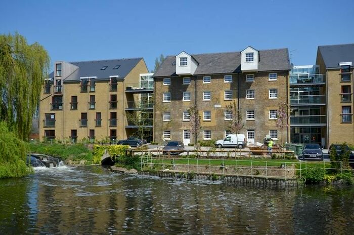 2 Bedroom Flat To Rent In Kings Mill Way, Denham, Uxbridge, UB9