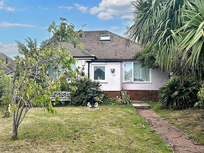 3 Bedroom Chalet For Sale In Crescent Drive South, Brighton, BN2