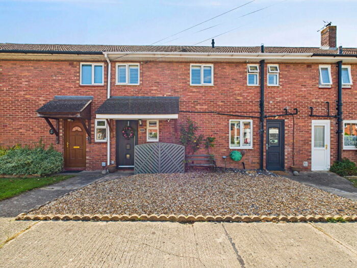 3 Bedroom Terraced House For Sale In Whittle Avenue, Calne, SN11