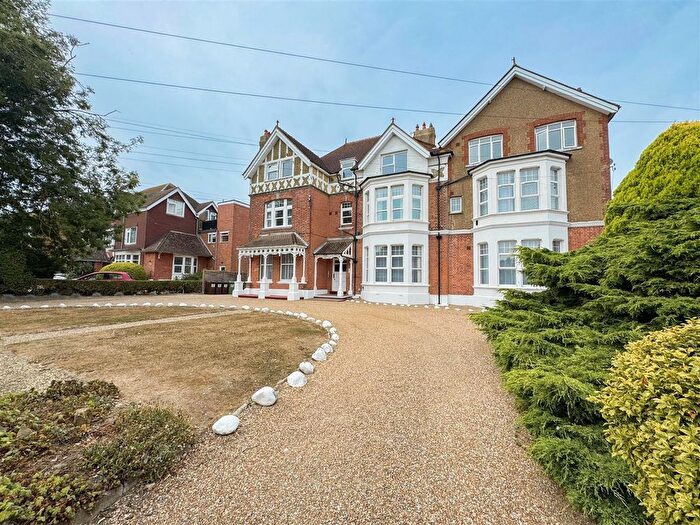 3 Bedroom Flat To Rent In Hastings Road, Bexhill-On-Sea, TN40