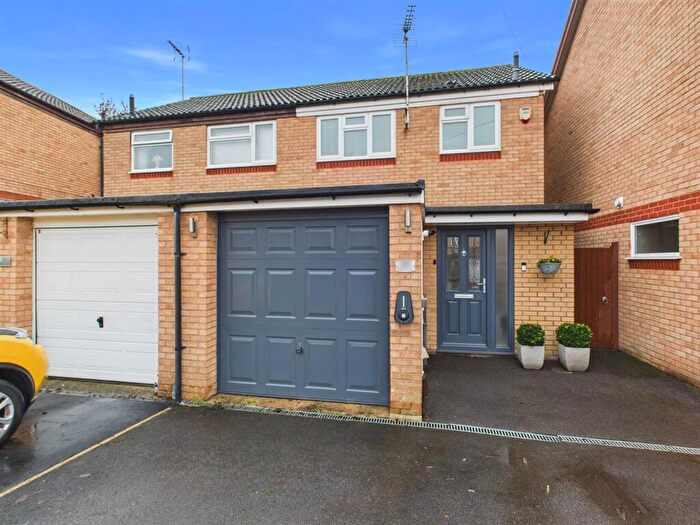 3 Bedroom Semi Detached House For Sale In Jasmine Close, Abbeydale, Gloucester, GL4