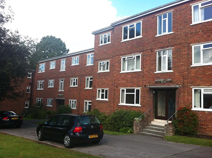 2 Bedroom Flat To Rent In Bournemouth Road, Parkstone, Poole, BH14