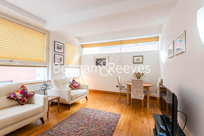 1 Bedroom Apartment To Rent In Greystoke Place, City, EC4A