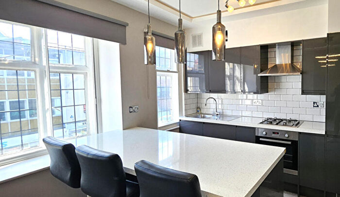 1 Bedroom Flat To Rent In Market Square, Bromley, BR1