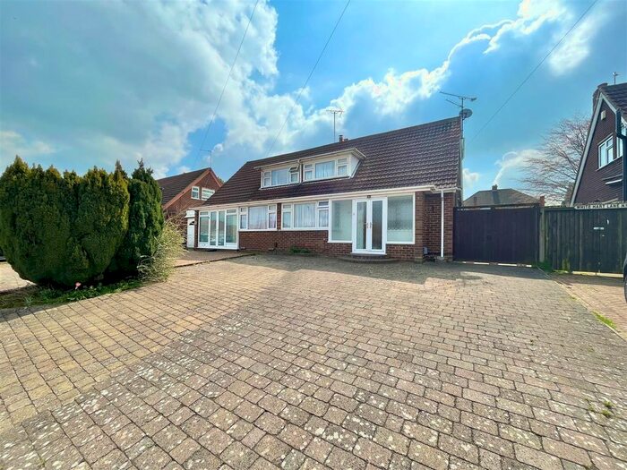 3 Bedroom Semi-Detached House To Rent In Wadhurst Avenue, Luton, LU3