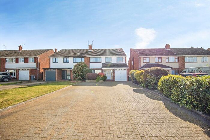 4 Bedroom Semi Detached House For Sale In Arundel Way, Ipswich, IP3